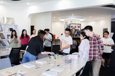 创新青年与成熟企业携手共进 记中山市易创空间创业孵化基地参观交流活动